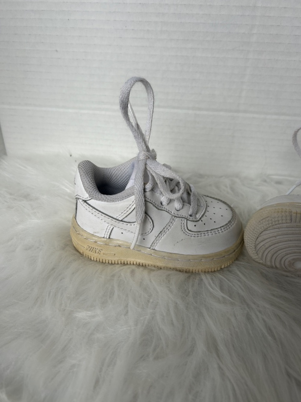Infant Nike Air Force 1 Kids White Low-Top Sneakers - Picture 3 of 4